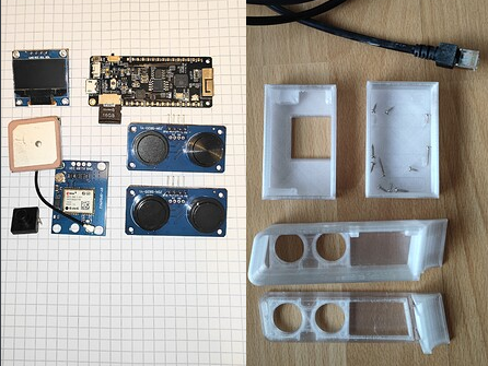 links die Komponenten, rechts das neu entworfene PETG Gehäuse.